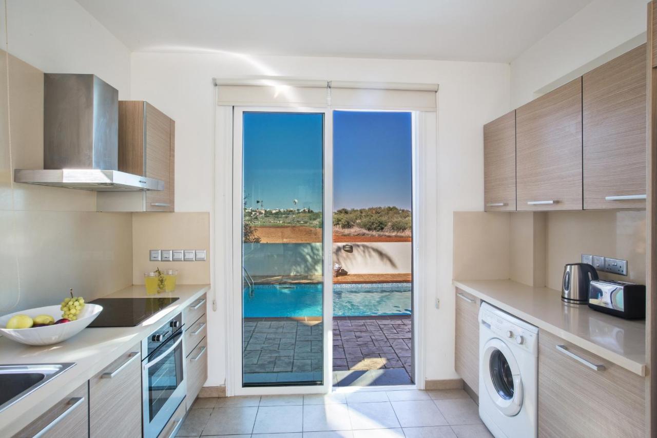 Seaspray Villa Protarász Kültér fotó